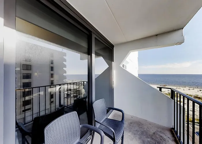 Apartment Island Winds East 510