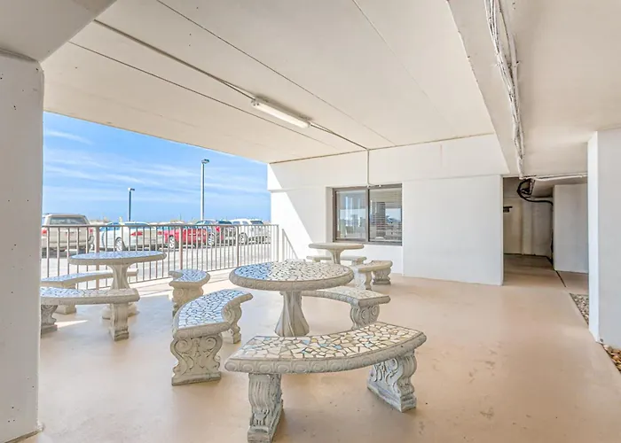 Apartment Island Winds East 510 *