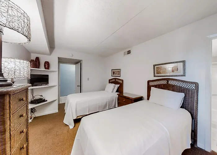 Island Winds East 510 Apartment